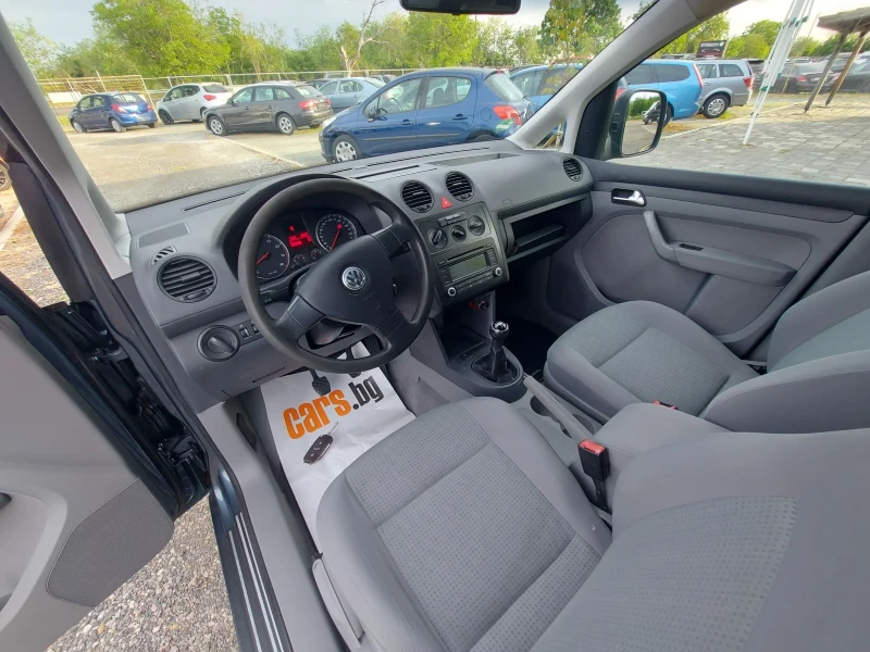VW Caddy 1.6, снимка 8 - Автомобили и джипове - 50621519