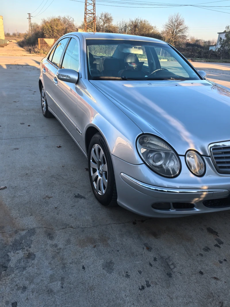 Mercedes-Benz E 220, снимка 2 - Автомобили и джипове - 52448950
