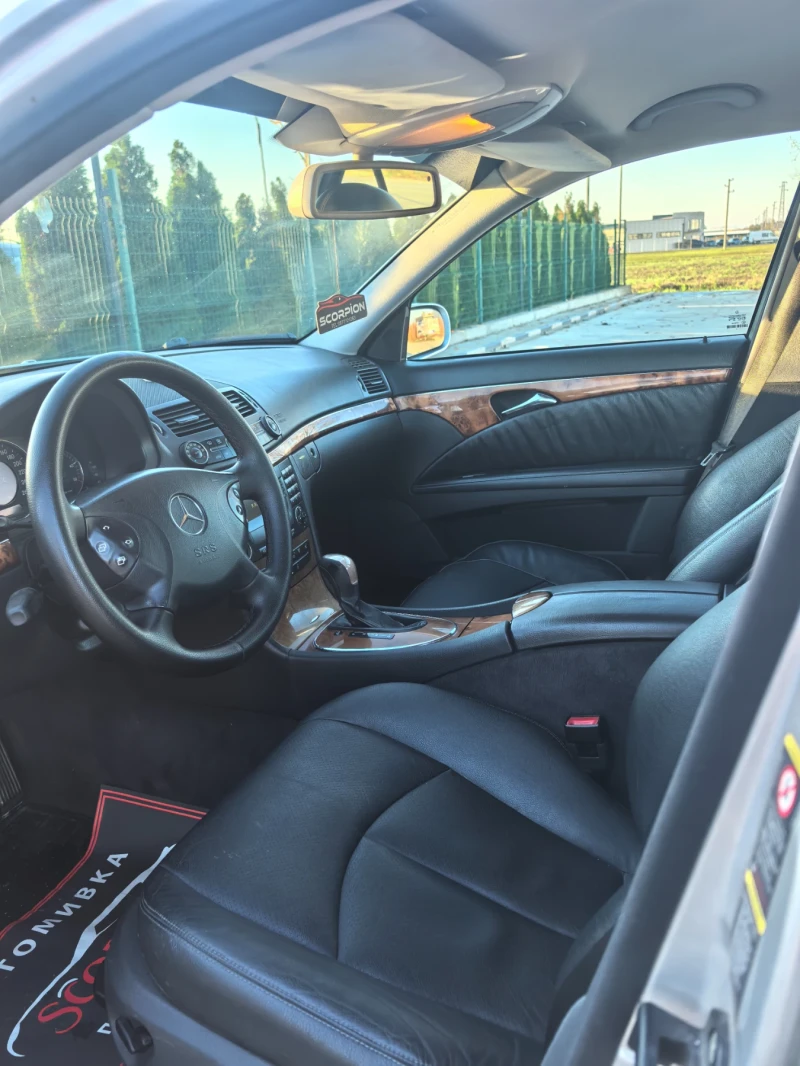 Mercedes-Benz E 220, снимка 5 - Автомобили и джипове - 52448950