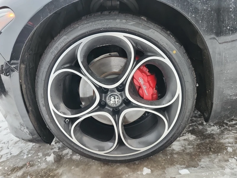 Alfa Romeo Giulia * * CARFAX * * АВТО КРЕДИТ * * , снимка 10 - Автомобили и джипове - 53056320