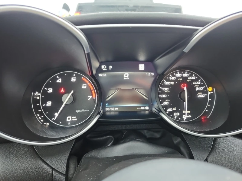 Alfa Romeo Giulia * * CARFAX * * АВТО КРЕДИТ * * , снимка 11 - Автомобили и джипове - 53056320