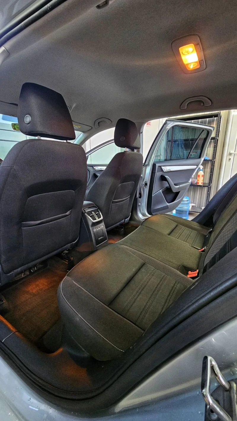 Skoda Octavia, снимка 8 - Автомобили и джипове - 53281047