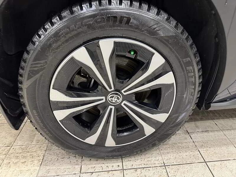 Toyota bZ4X LE* Подгрев* Камера* Sunroof* От представителство, снимка 16 - Автомобили и джипове - 53158406