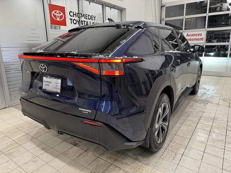 Toyota bZ4X LE* Подгрев* Камера* Sunroof* От представителство - изображение 4