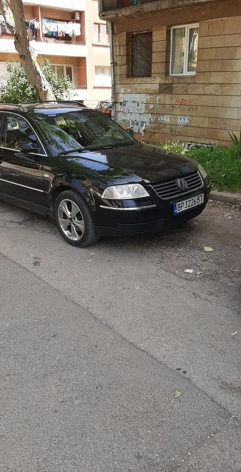 VW Passat 1.9 TDI, снимка 3 - Автомобили и джипове - 53501658