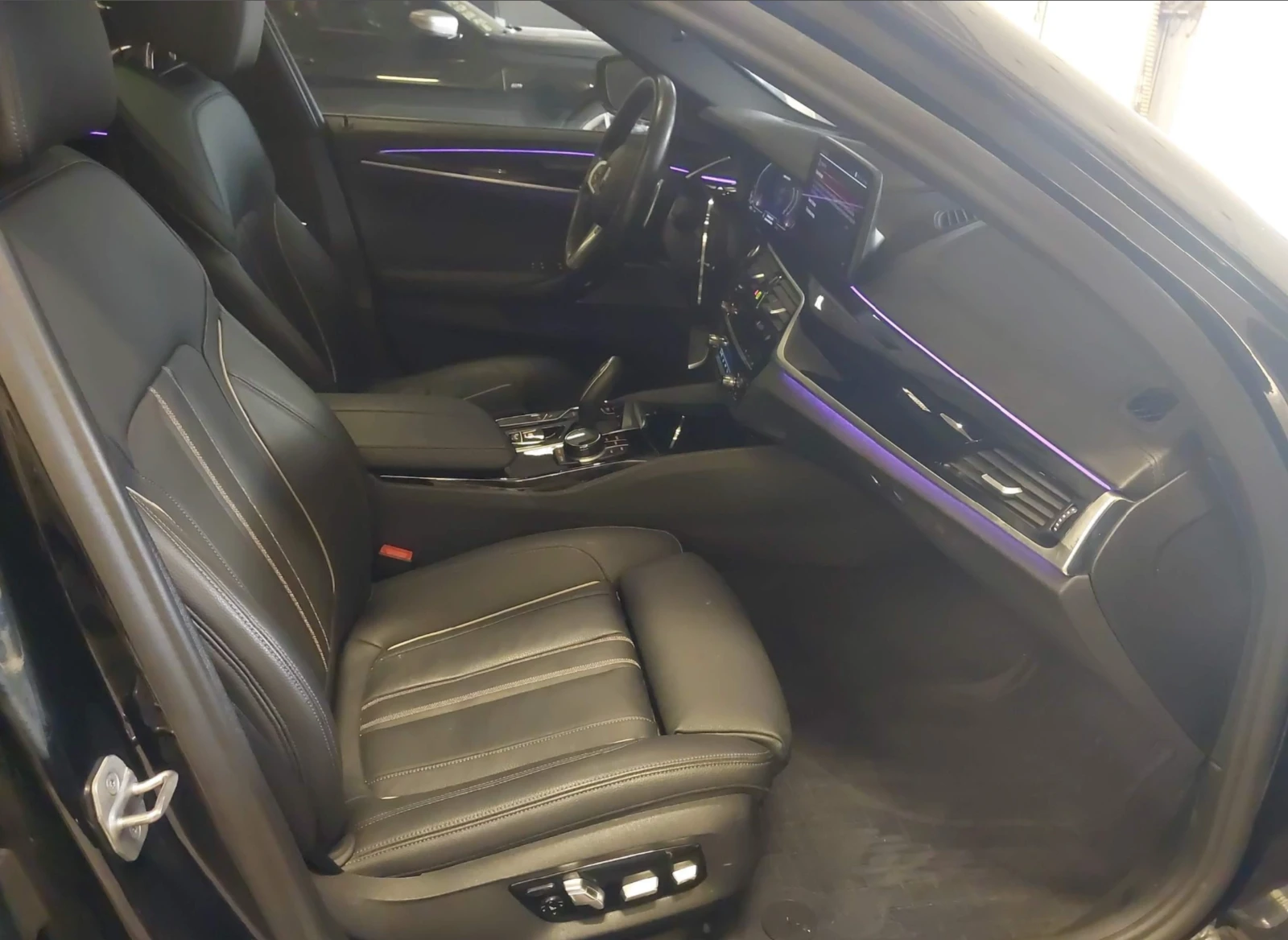 BMW 550 M* DISTRONIC* LANEASSIST* HARMAN* AMBIENT - изображение 6