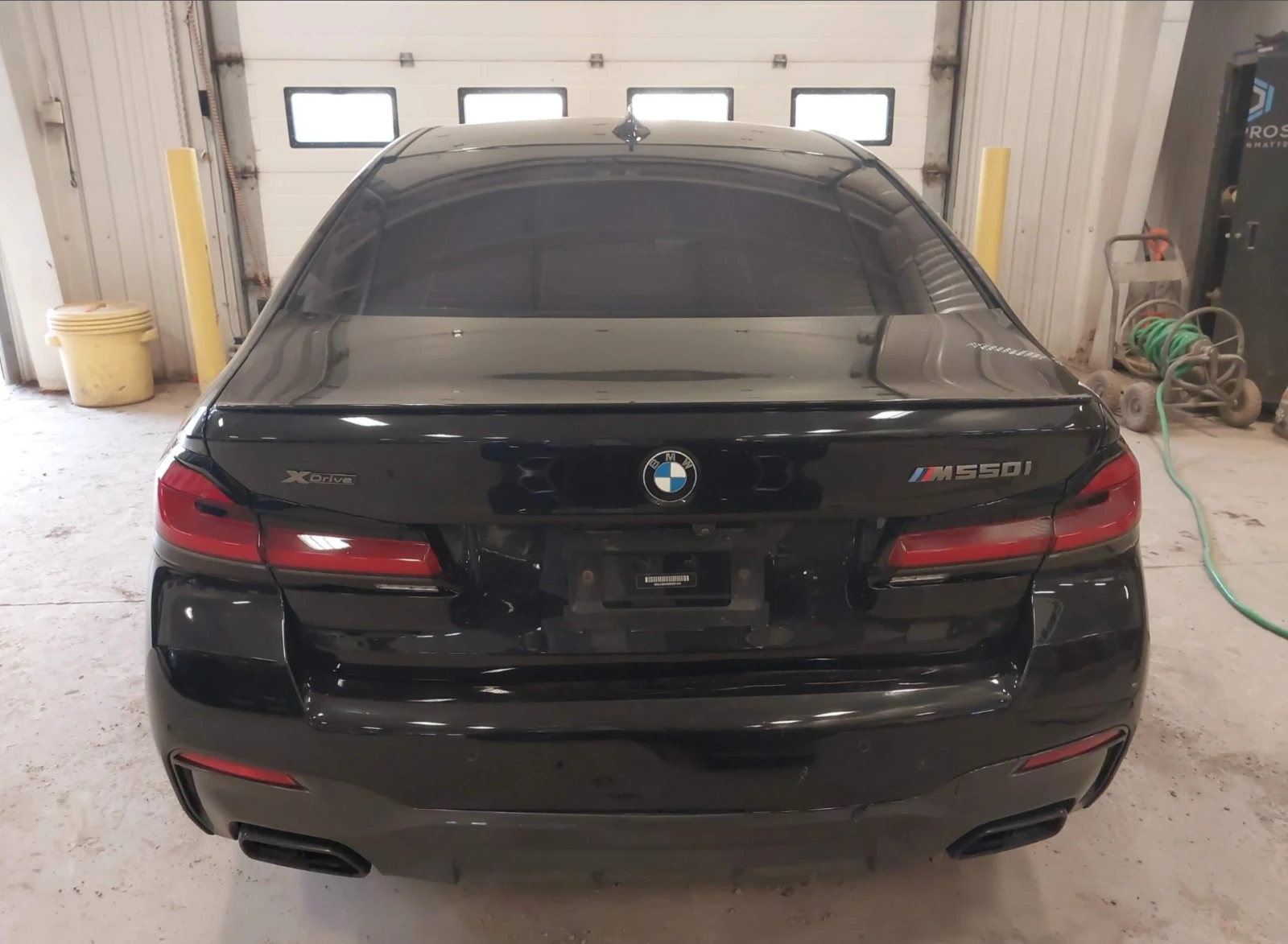 BMW 550 M* DISTRONIC* LANEASSIST* HARMAN* AMBIENT - изображение 4