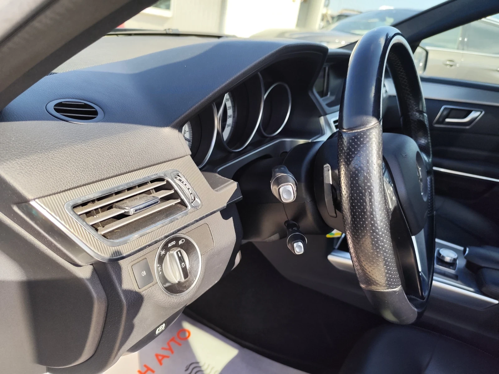 Mercedes-Benz E 200  - изображение 5