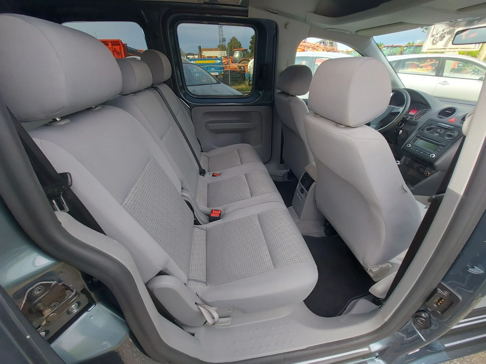 VW Caddy 1.6 | Mobile.bg — изображение 11