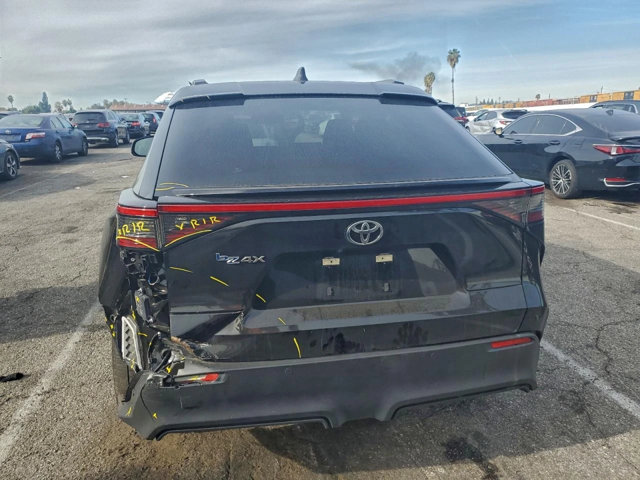 Toyota bZ4X * XLE* ПОДГРЕВ* LED*  - изображение 6