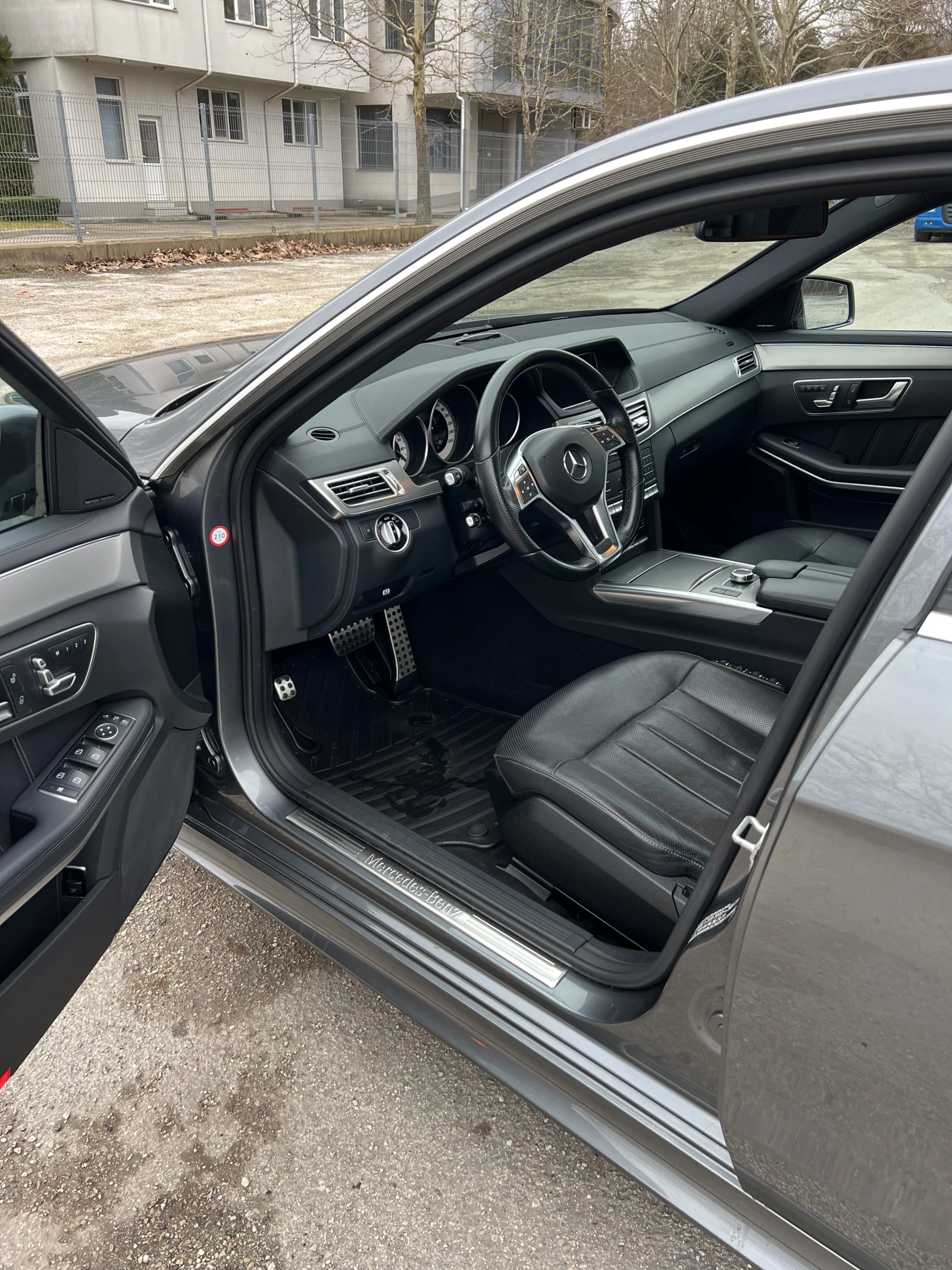 Mercedes-Benz E 350 4M BT AMG - изображение 9