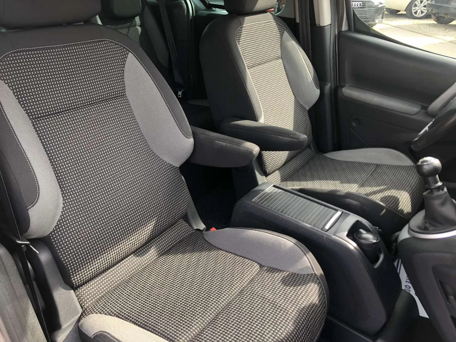 Peugeot Partner Teppe 1.6HDI ПОЛЗВА ДДС, снимка 12 - Автомобили и джипове - 53763971