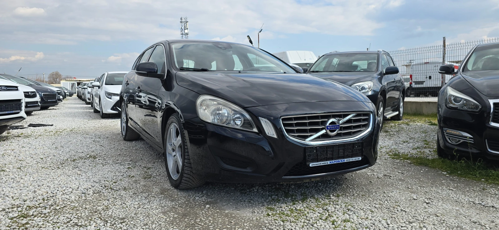 Volvo V60 2.0D 136к.с NAVI AUTOMATIK, снимка 3 - Автомобили и джипове - 53975413