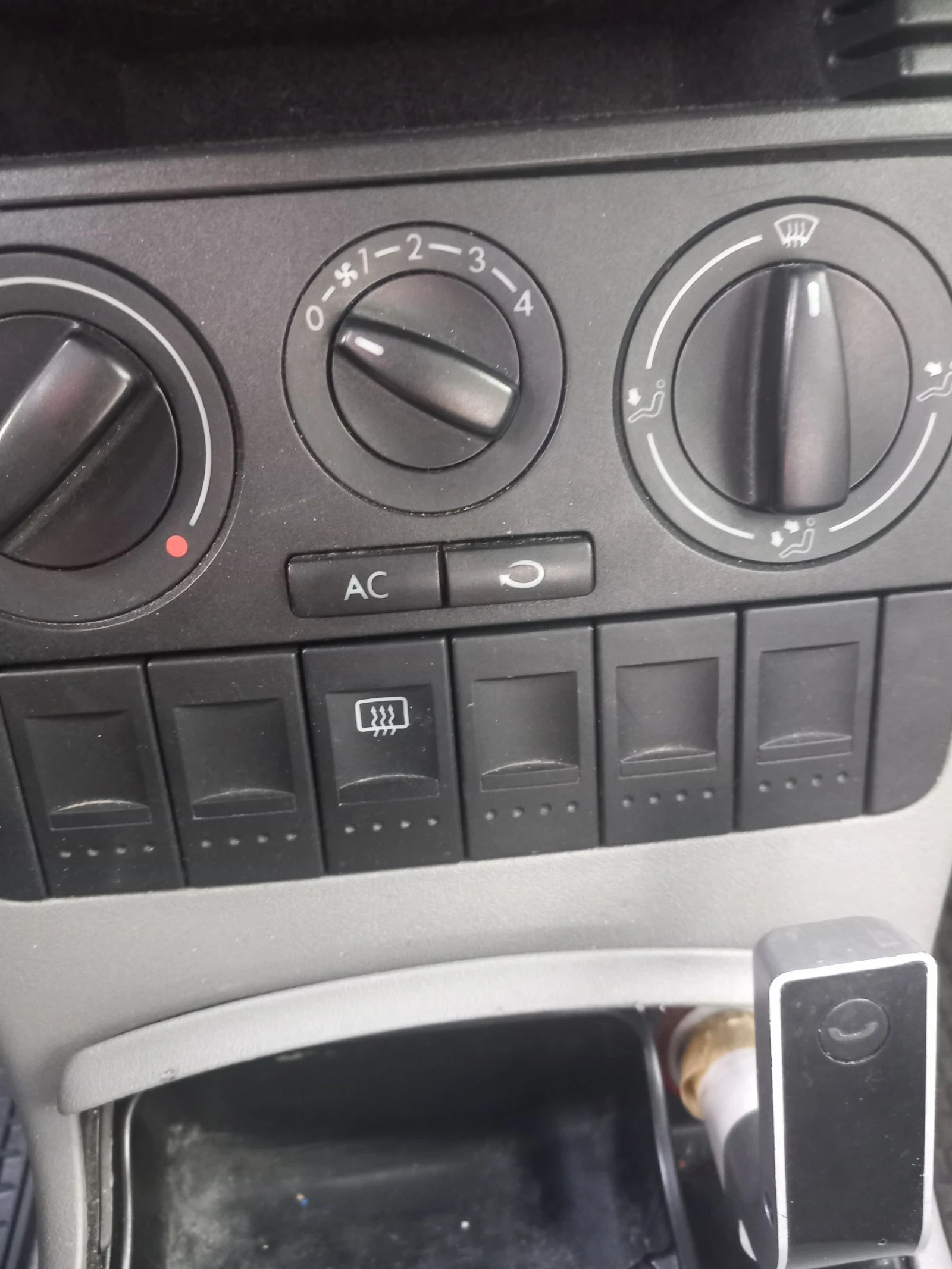 VW Polo 1.4 , снимка 11 - Автомобили и джипове - 54567195