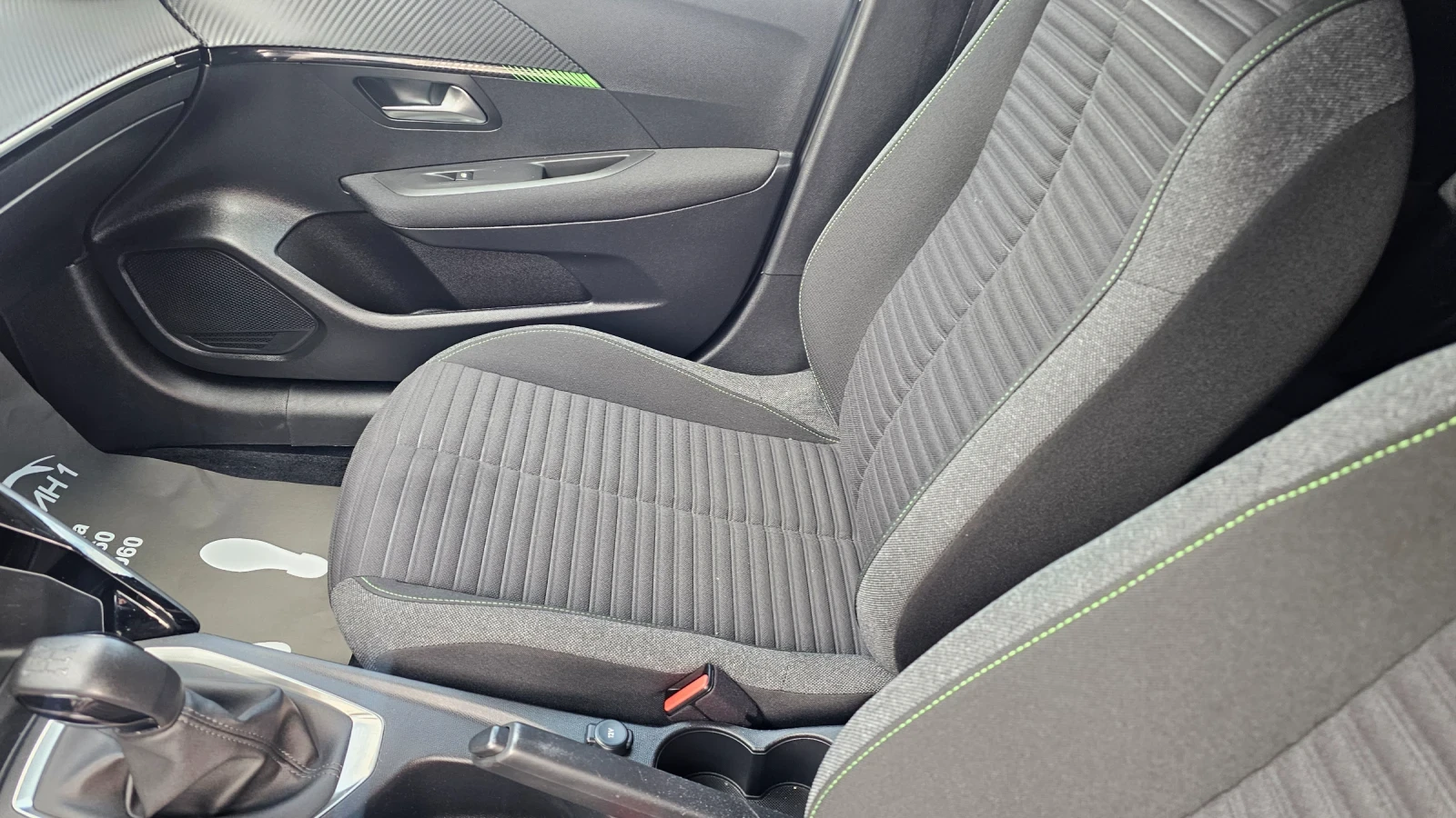 Peugeot 208 NOVO-37.000KM-LED, снимка 12 - Автомобили и джипове - 54682855