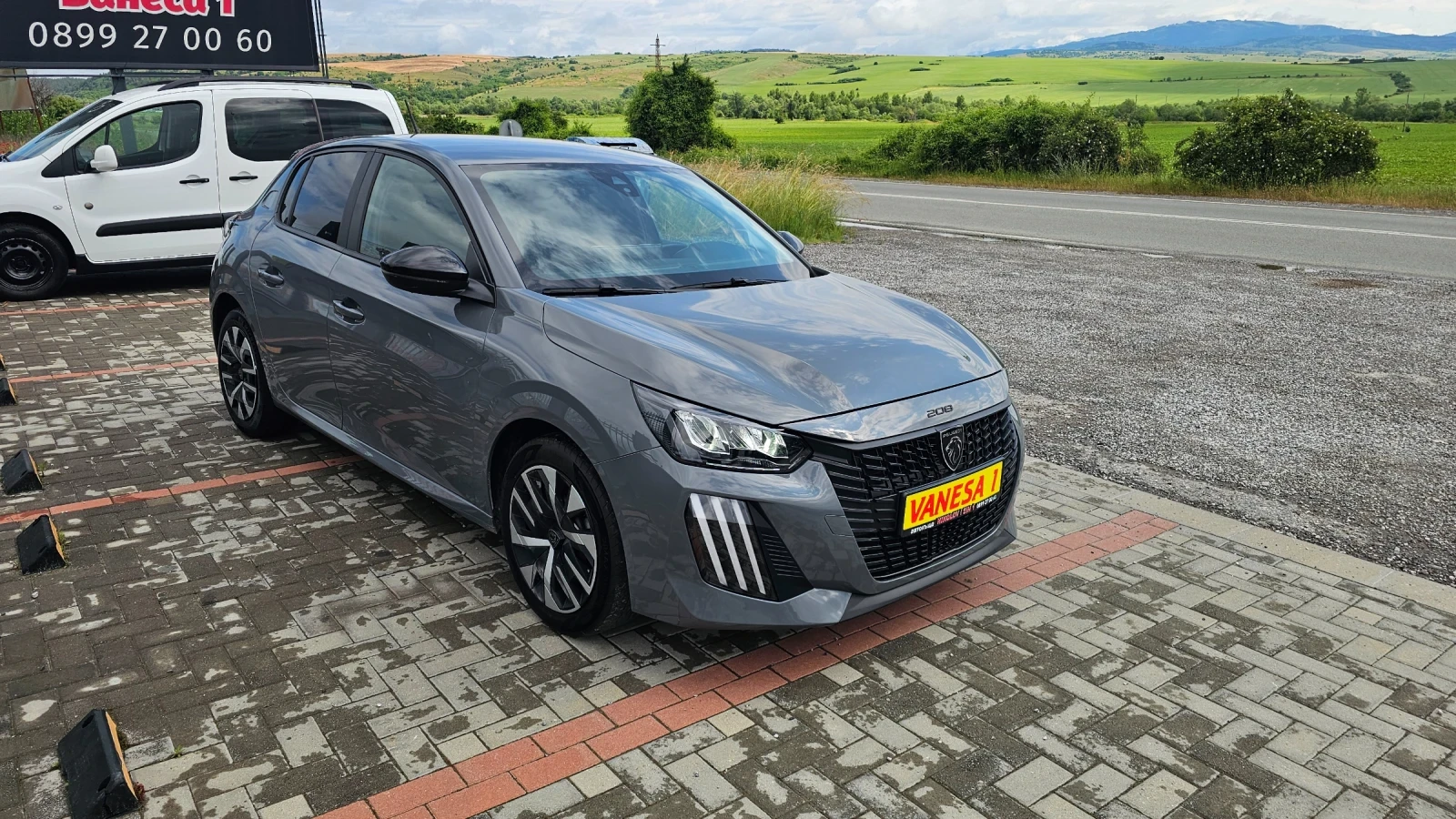 Peugeot 208 NOVO-37.000KM-LED, снимка 3 - Автомобили и джипове - 54682855