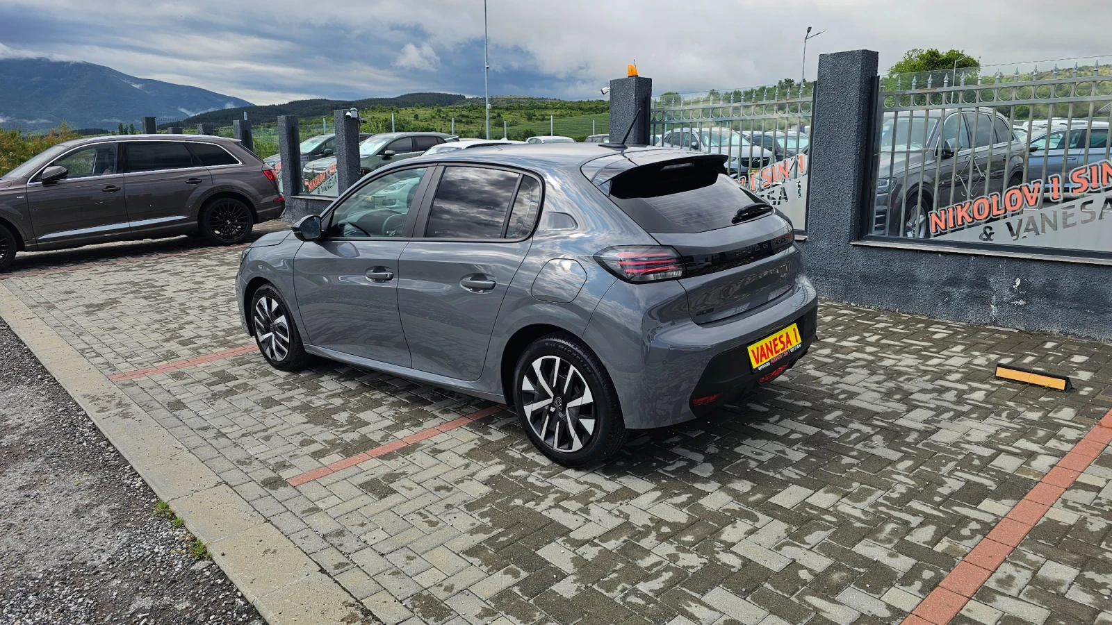 Peugeot 208 NOVO-37.000KM-LED, снимка 4 - Автомобили и джипове - 54682855