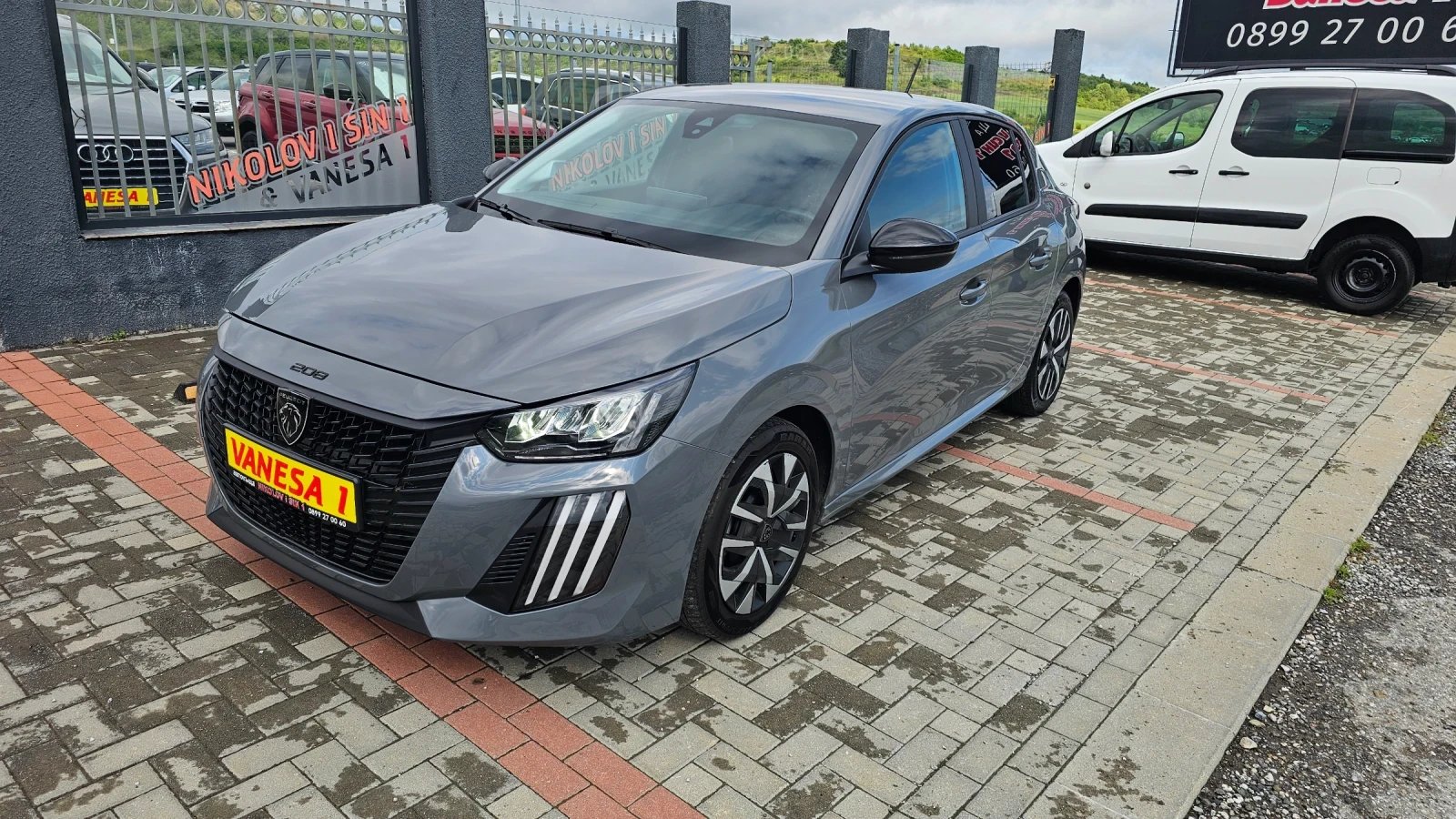Peugeot 208 NOVO-37.000KM-LED, снимка 2 - Автомобили и джипове - 54682855