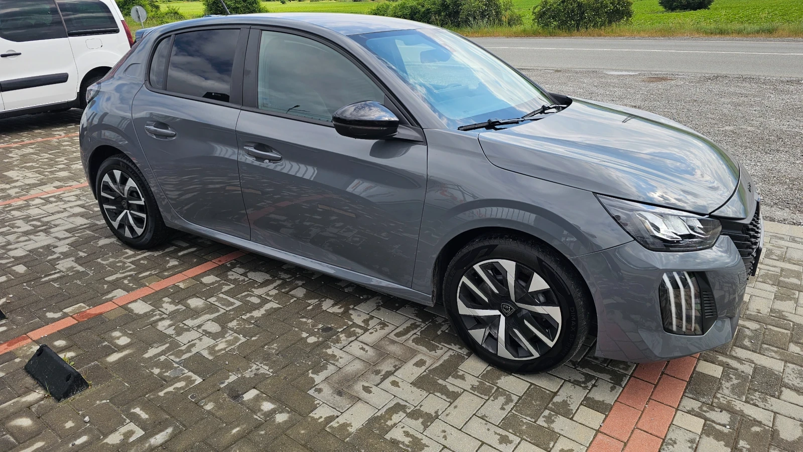 Peugeot 208 NOVO-37.000KM-LED, снимка 8 - Автомобили и джипове - 54682855