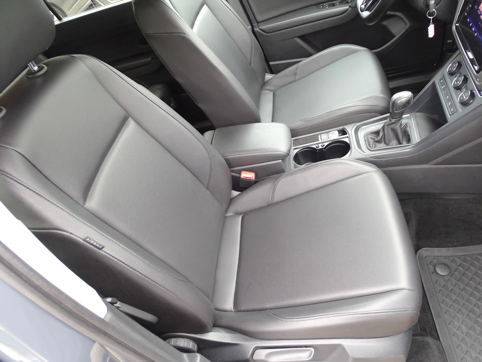 VW Touran FACELIFT_2.0TDI_7 Местен_150 Коня_* , снимка 12 - Автомобили и джипове - 54725538