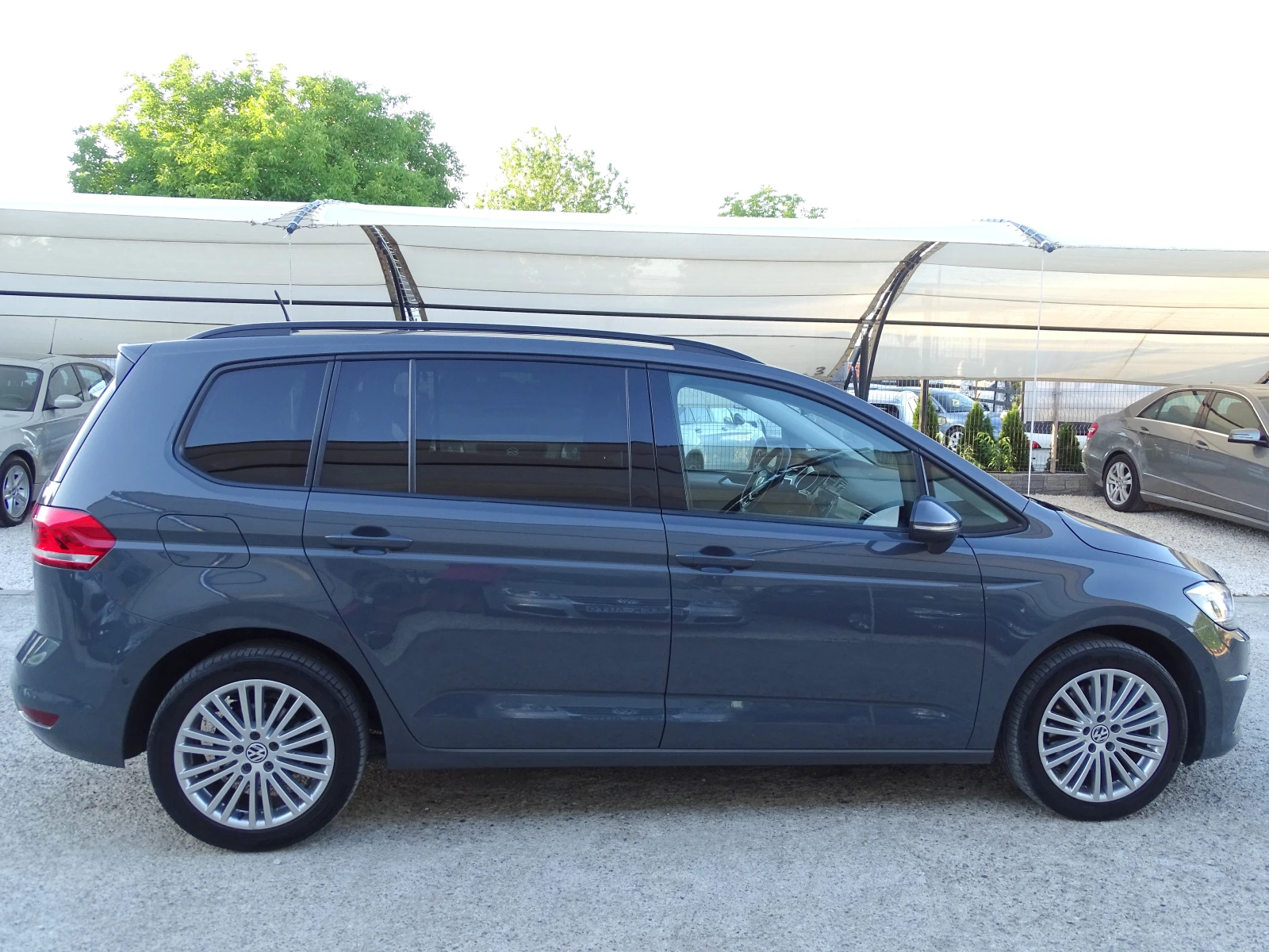 VW Touran FACELIFT_2.0TDI_7 Местен_150 Коня_* , снимка 8 - Автомобили и джипове - 54725538