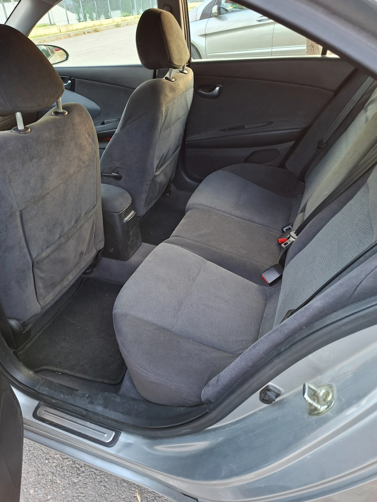 Nissan Primera 1.8, снимка 7 - Автомобили и джипове - 55149415