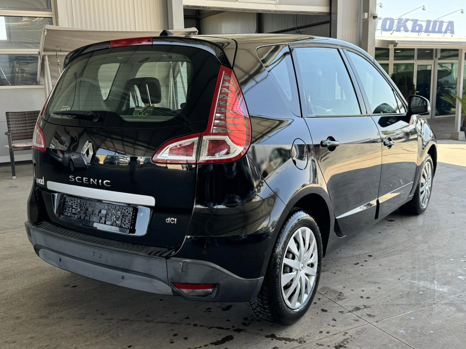 Renault Scenic 1.5dci* 110ps* 6ск* НАВИ* КОЖА* КАМЕРА* , снимка 5 - Автомобили и джипове - 55611204