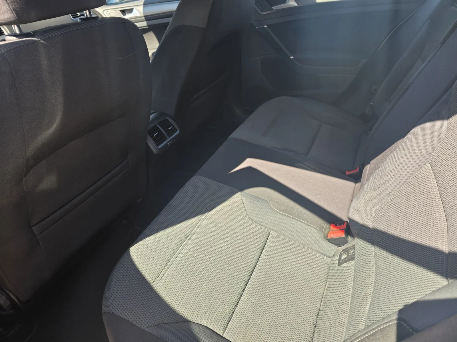 VW Golf 1.2 TSI BLUEMOTION, снимка 13 - Автомобили и джипове - 55987183