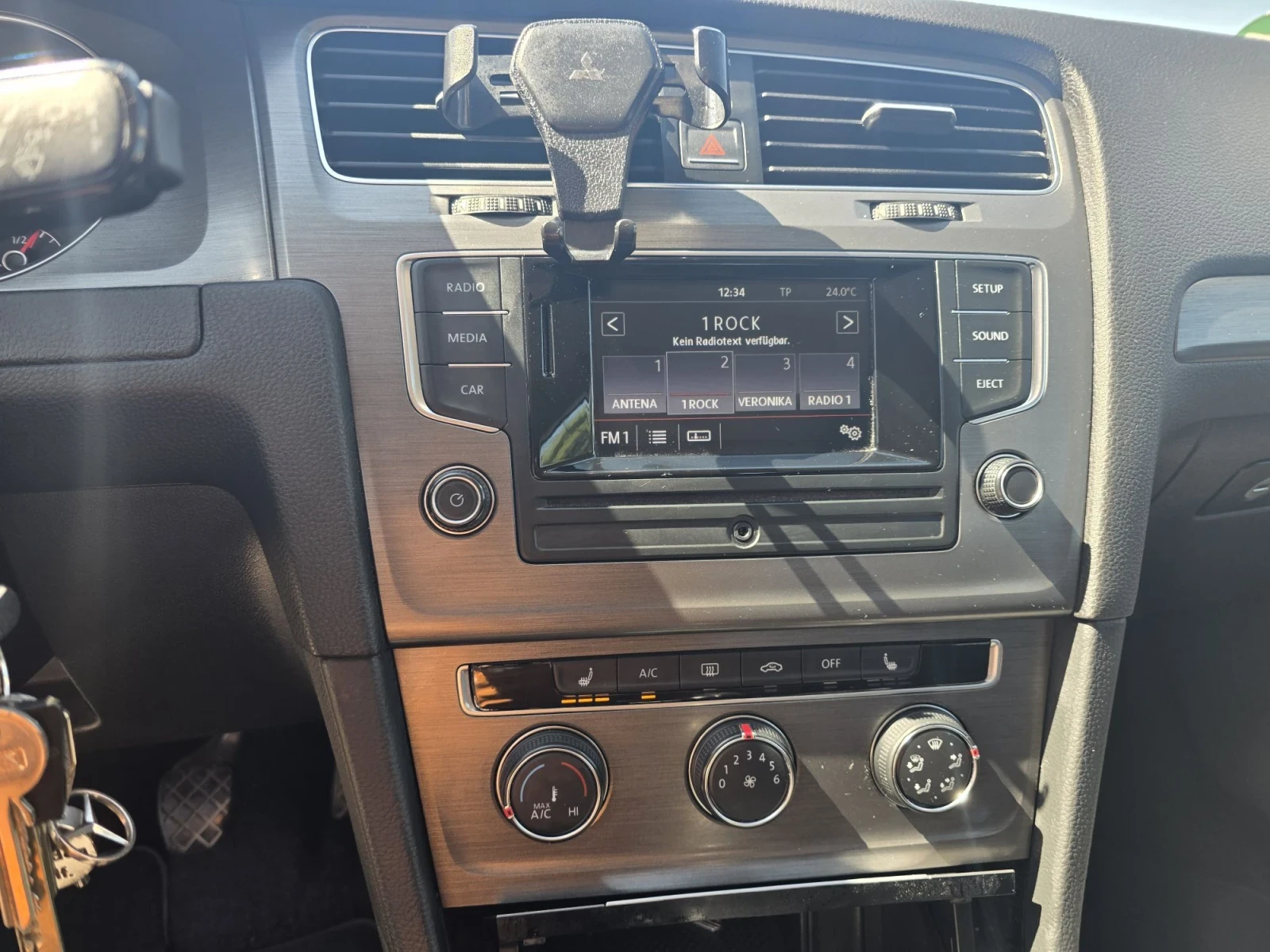 VW Golf 1.2 TSI BLUEMOTION, снимка 9 - Автомобили и джипове - 55987183