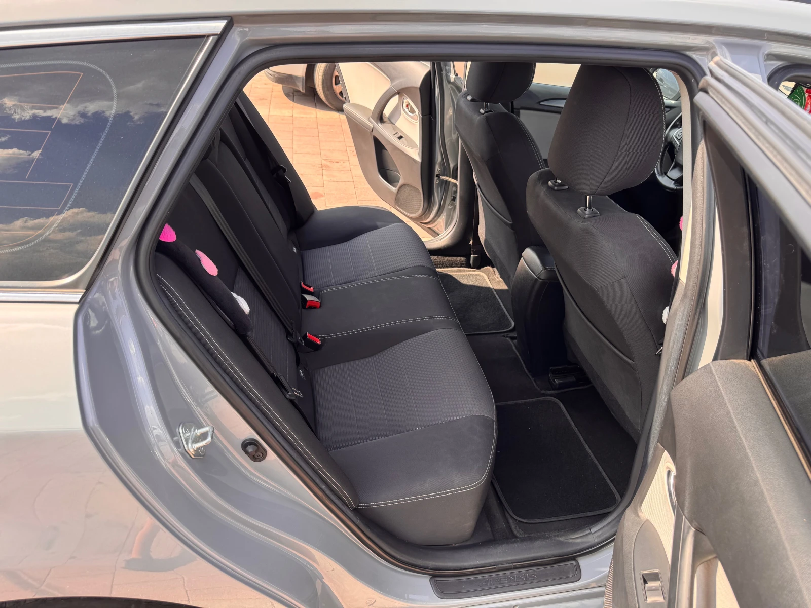 Toyota Avensis, снимка 12 - Автомобили и джипове - 56021415