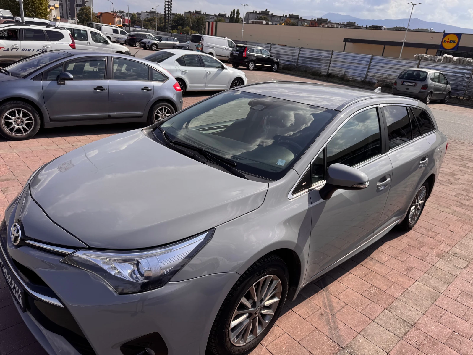 Toyota Avensis, снимка 4 - Автомобили и джипове - 56021415