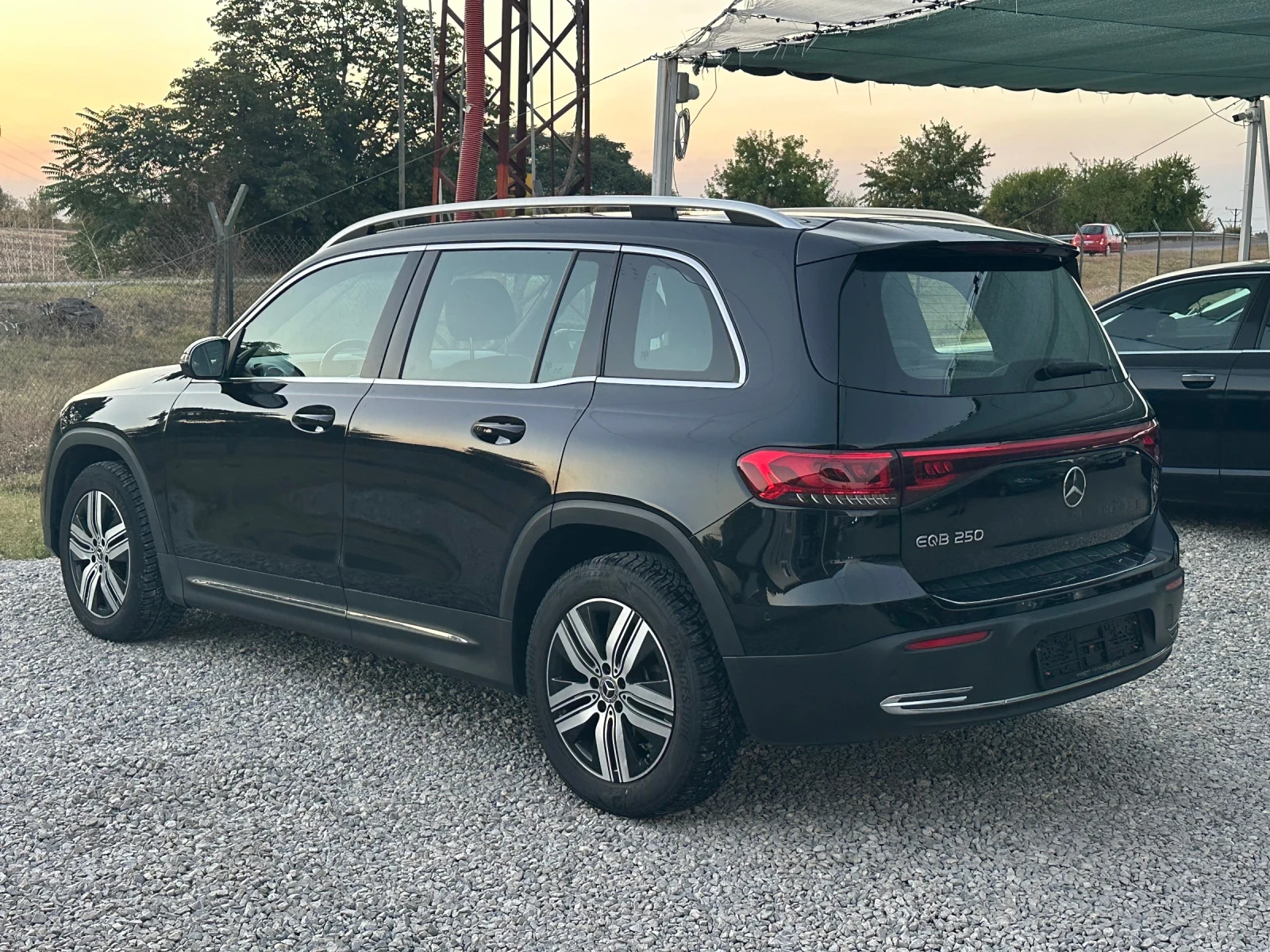 Mercedes-Benz EQB, снимка 4 - Автомобили и джипове - 56073652