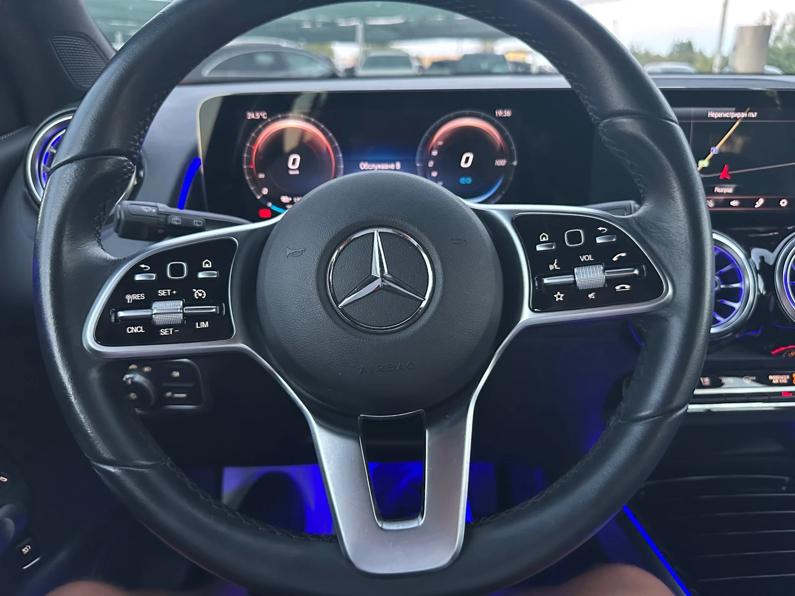 Mercedes-Benz EQB, снимка 9 - Автомобили и джипове - 56073652