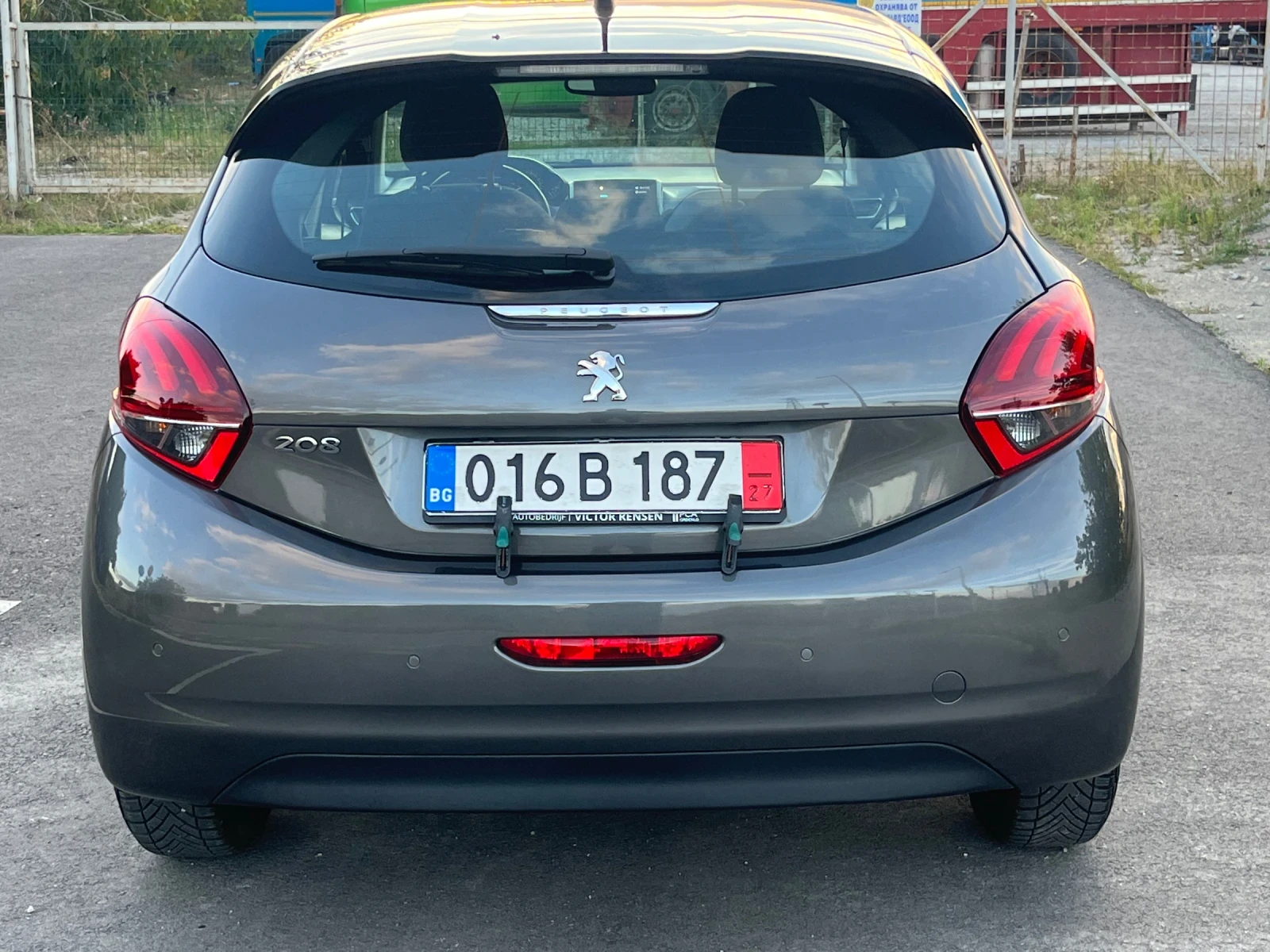 Peugeot 208 1, 2 T, снимка 4 - Автомобили и джипове - 56329918