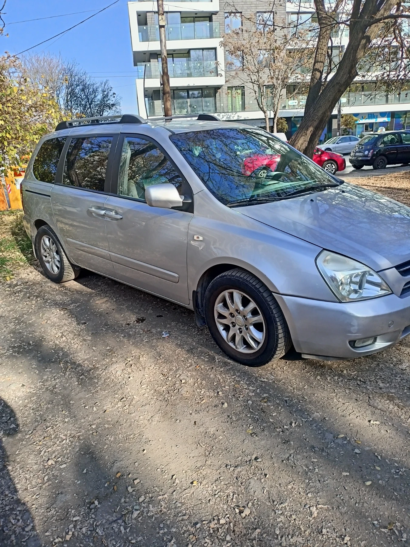 Kia Carnival, снимка 6 - Автомобили и джипове - 56648483