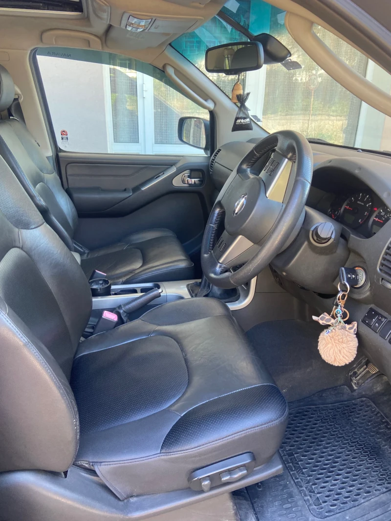 Nissan Navara, снимка 5 - Автомобили и джипове - 47350959