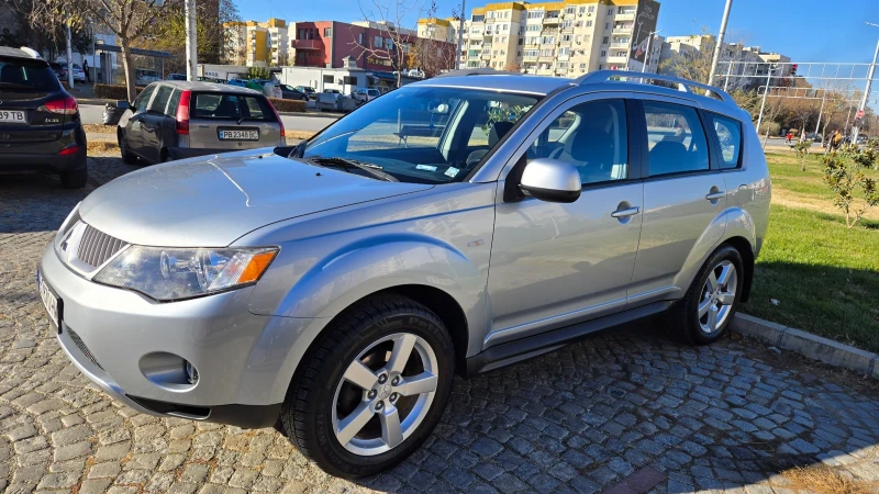 Mitsubishi Outlander 2.4i 4x4 XL, снимка 3 - Автомобили и джипове - 48091450