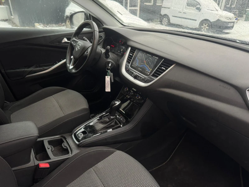 Opel Grandland X Автомат, снимка 4 - Автомобили и джипове - 49377720