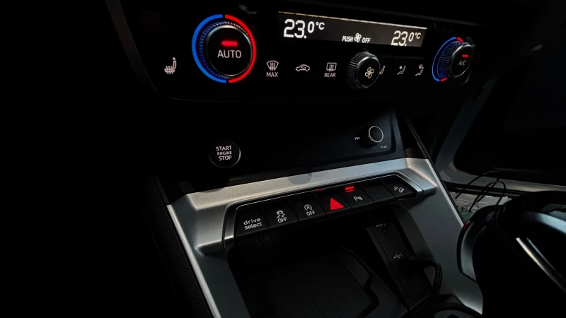 Audi Q3 45 TFSI, снимка 10 - Автомобили и джипове - 52711804