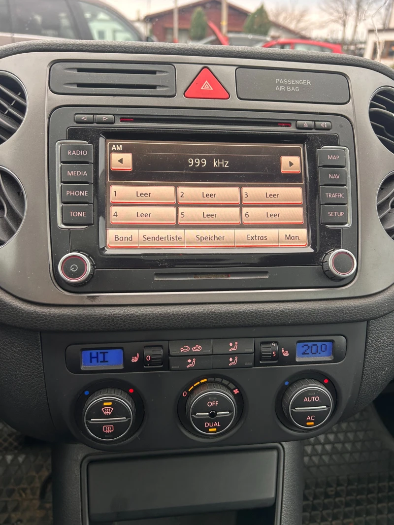 VW Tiguan 2.0TDI 4MOTION AVTOMAT/NAVI/PANORAMA EURO 4, снимка 15 - Автомобили и джипове - 52662667