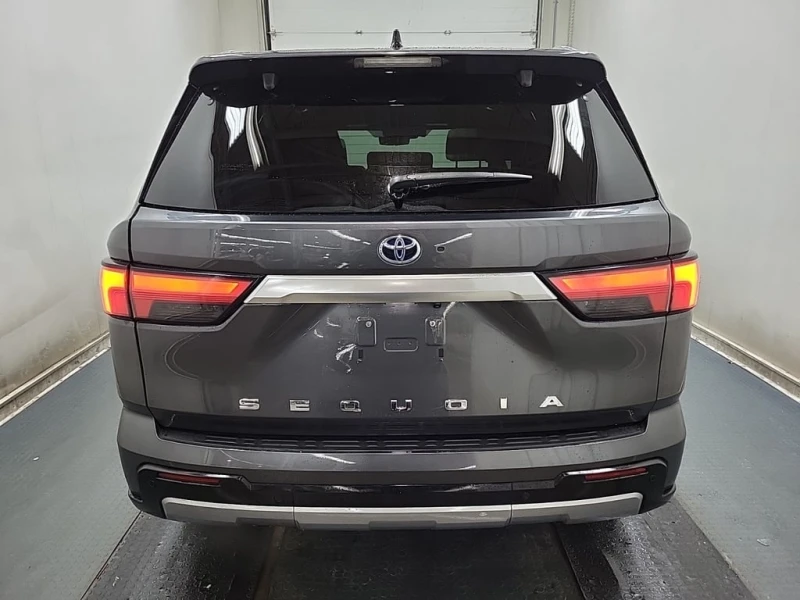 Toyota Sequoia * PLATINUM * CARFAX * БЕЗ ПЪРВОНАЧАЛНА ВНОСКА, снимка 6 - Автомобили и джипове - 53087836