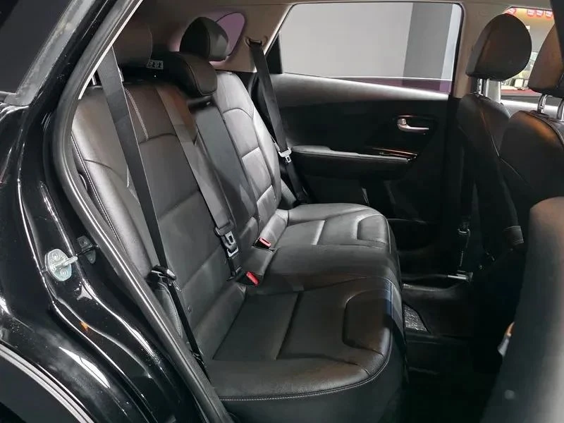 Kia Niro, снимка 12 - Автомобили и джипове - 56690356