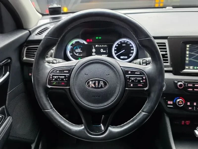 Kia Niro, снимка 13 - Автомобили и джипове - 56690356