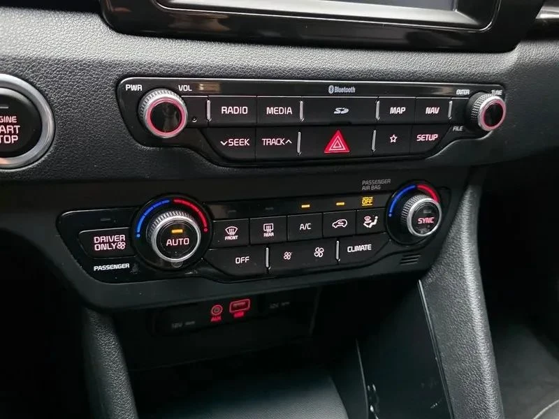 Kia Niro, снимка 16 - Автомобили и джипове - 56690356