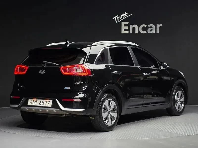 Kia Niro, снимка 2 - Автомобили и джипове - 56690356