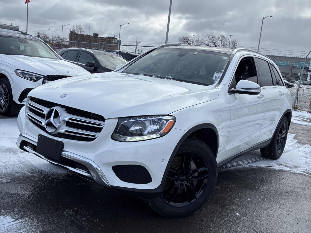 Mercedes-Benz GLC 300 * АВТО КРЕДИТ* ЦЕНА ДО БГ * СЕРВИЗНА ИСТОРИЯ * , снимка 1