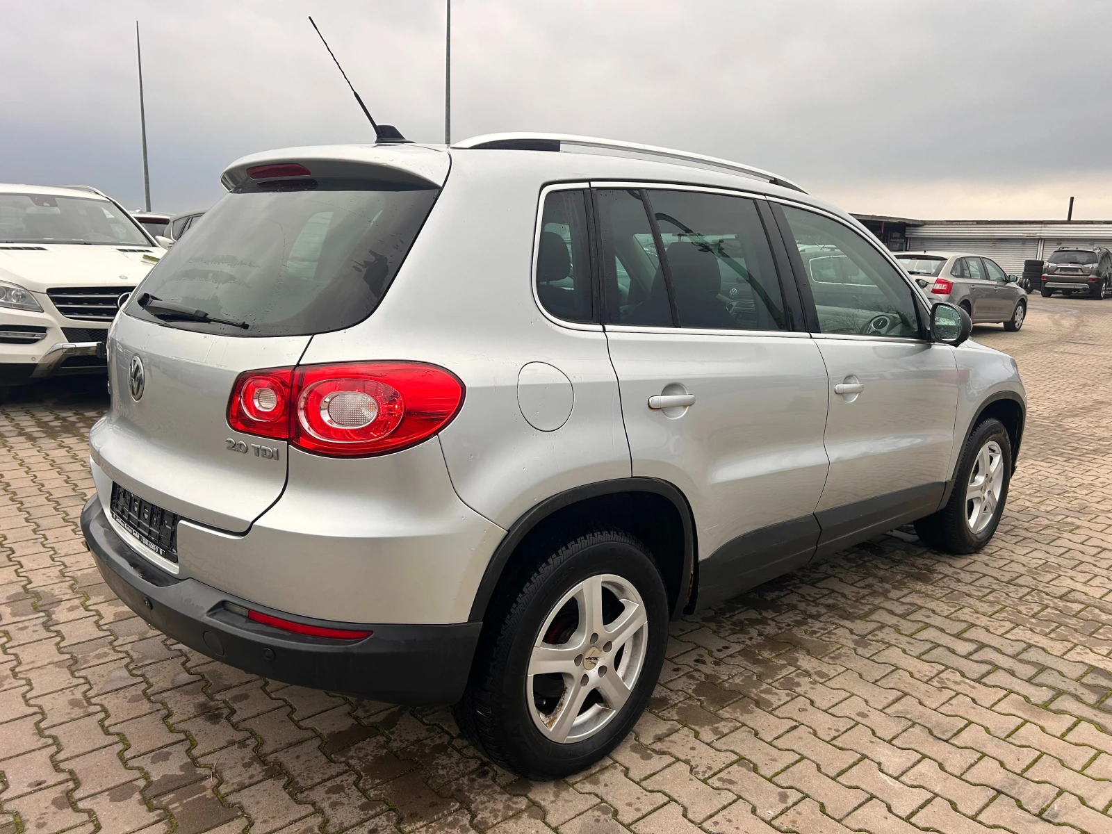 VW Tiguan 2.0TDI 4MOTION AVTOMAT/NAVI/PANORAMA EURO 4 - изображение 6