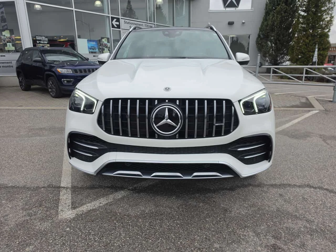 Mercedes-Benz GLE 53 4MATIC AMG * ОБДУХВАНЕ * BURMESTER * HEAD UP * CARFAX * , снимка 6 - Автомобили и джипове - 54556773
