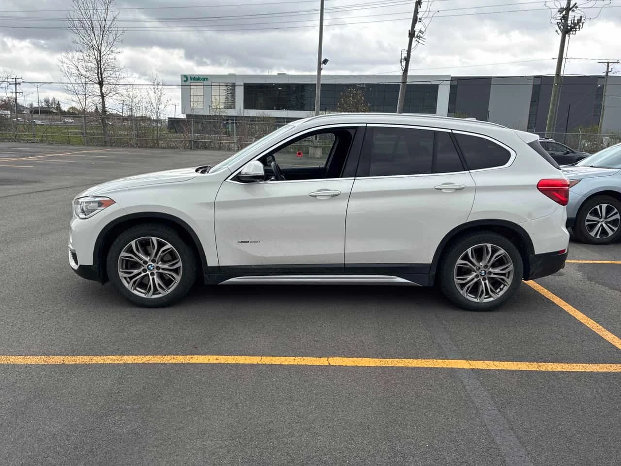 BMW X1 * xDrive28i * ПАНОРАМА* ПОЕГРЕВИ* ВИДЕО* , снимка 2 - Автомобили и джипове - 54581580