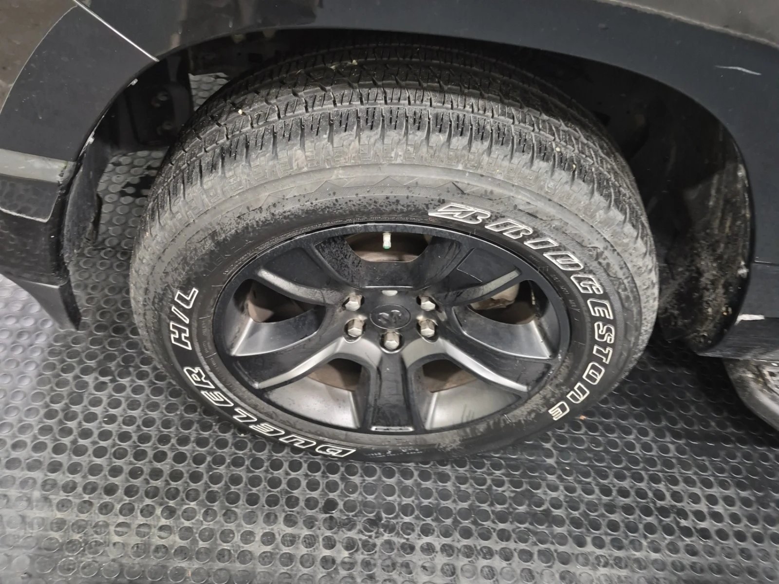 Dodge RAM 1500 Sport Crew Cab Short Bed / 5.7 HEMI V8 / 4WD , снимка 8 - Автомобили и джипове - 55277628